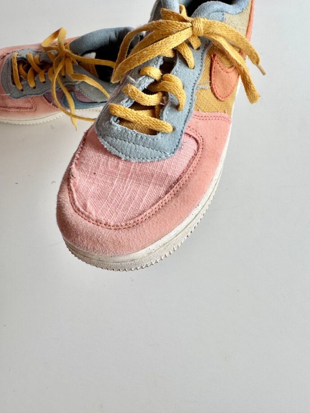 Kids' NIKE Air Force 1 Low 07 LV8 Next Nature 'Sun Club Multi' Sneakers, Size 3Y - Picture 7 of 14